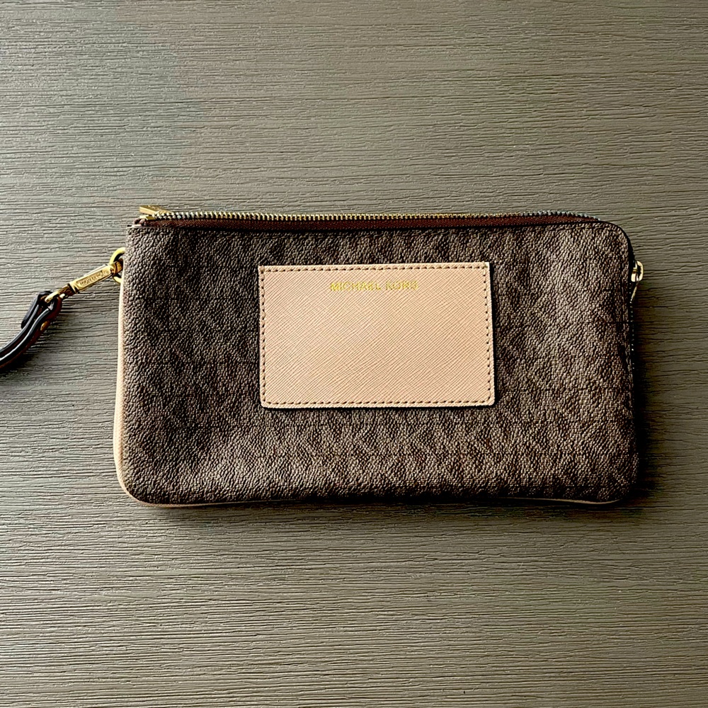 Michael Kors Wristlet